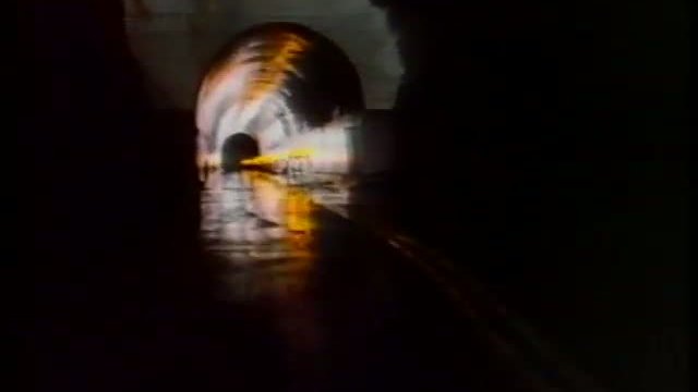 Throw Momma From The Train Fragmanı