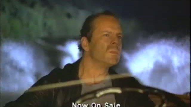 Striking Distance Fragmanı