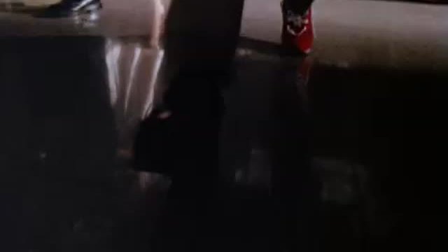 The Man With One Red Shoe Fragmanı