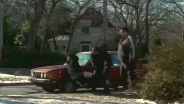 Serving Sara Fragmanı