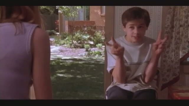 Little Secrects Fragmanı