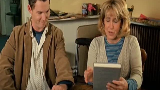 Familiar Strangers Fragmanı