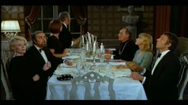 Le Charme Discret De La Bourgeoisie Fragmanı