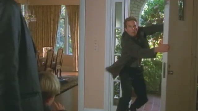 Scenes Of The Crime Fragmanı