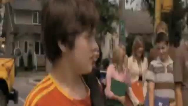 Finn On The Fly Fragmanı