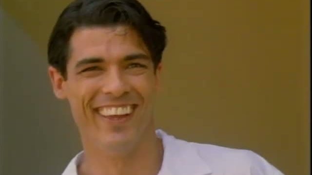 A Month By The Lake Fragmanı