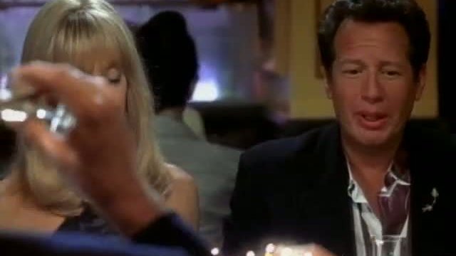 Town & Country Fragmanı