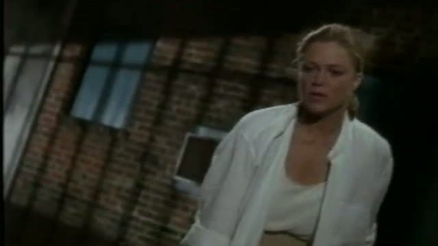 Undercover Blues Fragmanı