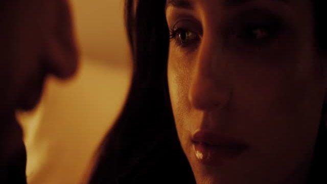 Stuck Between Stations Fragmanı