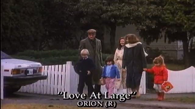 Love At Large Fragmanı