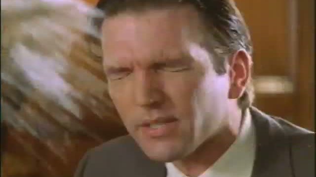 Living Out Loud Fragmanı