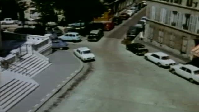 La mariée était en noir Fragmanı