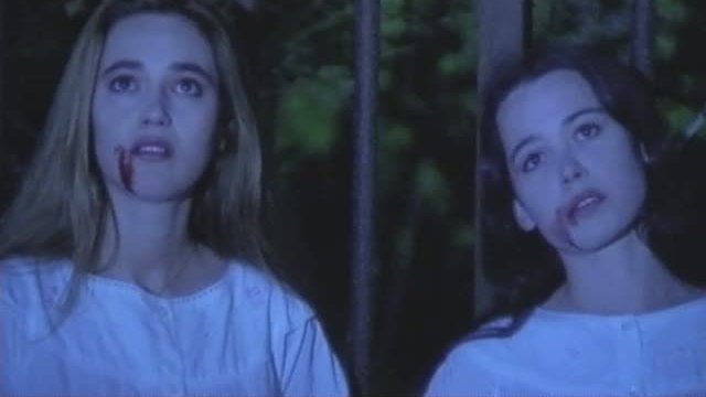 Les Deux Orphelines Vampires / Two Orphan Vampires Fragmanı
