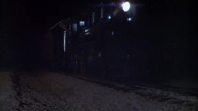 The Train Robbers Fragmanı