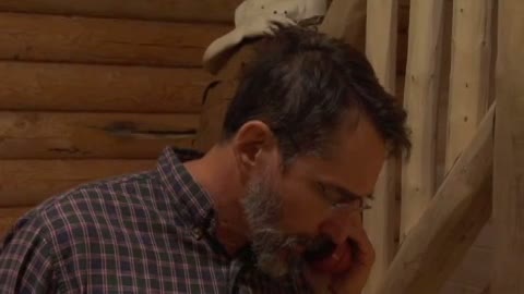 Broken Fences Fragmanı