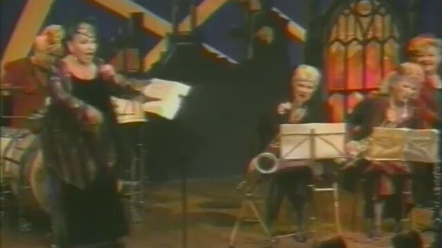 The Last Of The Blonde Bombshells Fragmanı