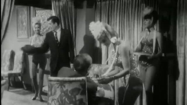 The Naked Kiss Fragmanı