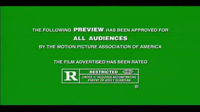 Mambo Italiano Fragmanı