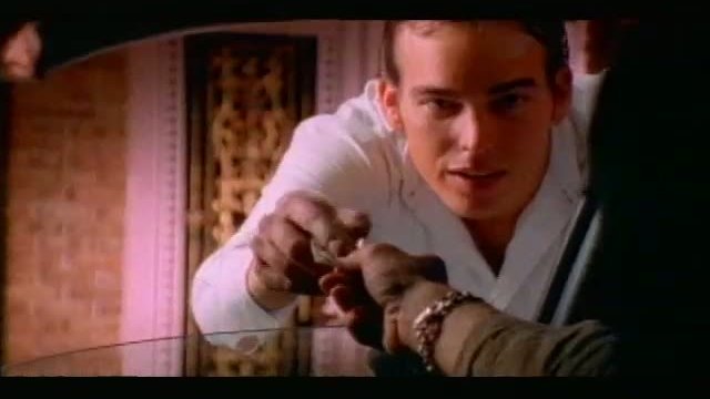 Suicide Blonde Fragmanı