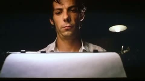 E Morì Con Un Felafel In Mano Fragmanı