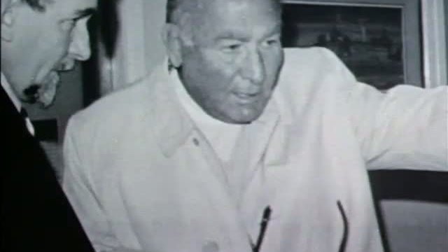 Anne Of The Thousand Days Fragmanı