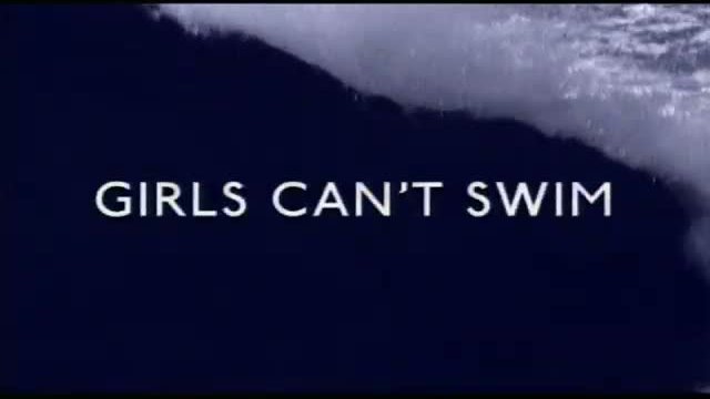 Les Filles Ne Savent Pas Nager Fragmanı
