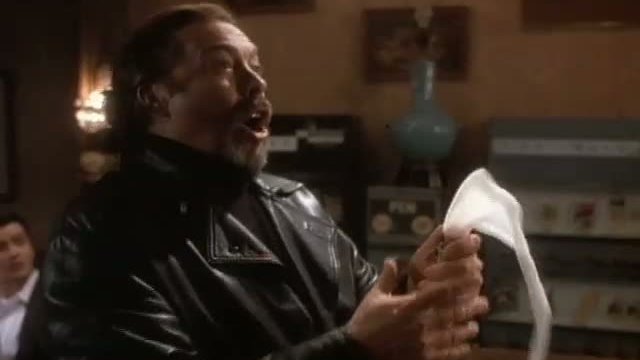 Four Dogs Playing Poker Fragmanı