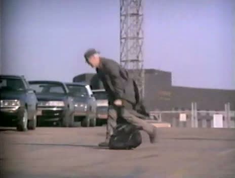 Planes, Trains and Automobiles Fragman