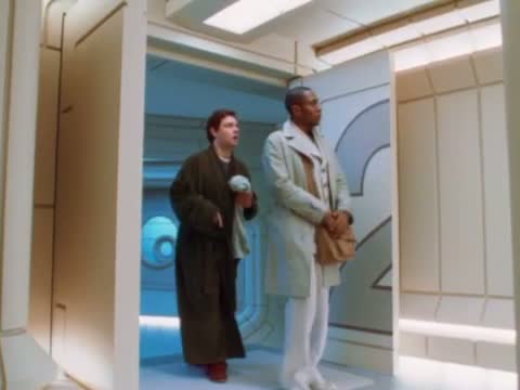 The Hitchhiker\'s Guide To The Galaxy 6. Fragmanı