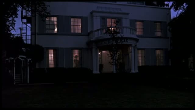 Night Of The Creeps 11. Fragmanı