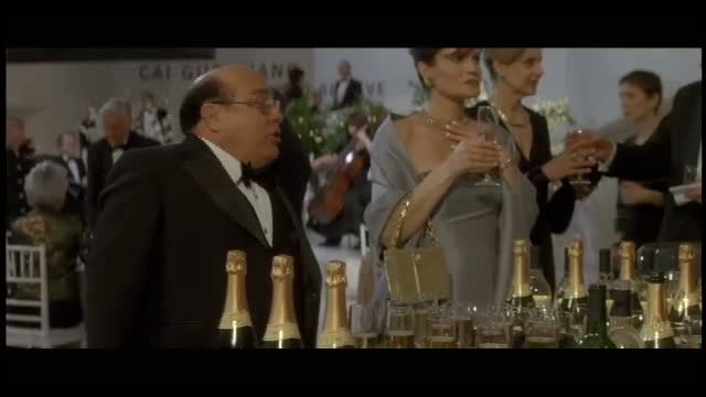 When in Rome 7. Fragmanı