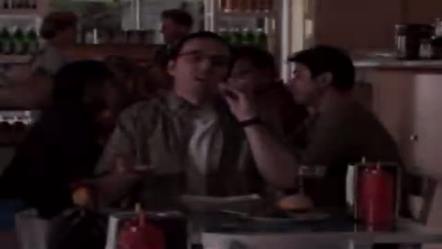 Twitches 5. Fragmanı