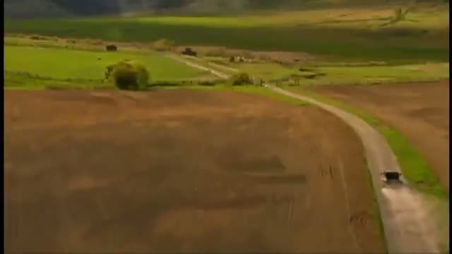 Flicka 2 1. Fragmanı