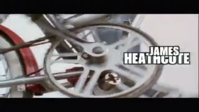 Freak Out 1. Fragmanı