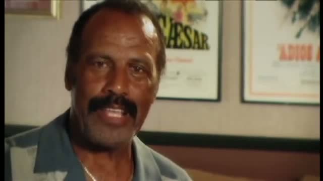 The Mini-skirt Mob 5. Fragmanı