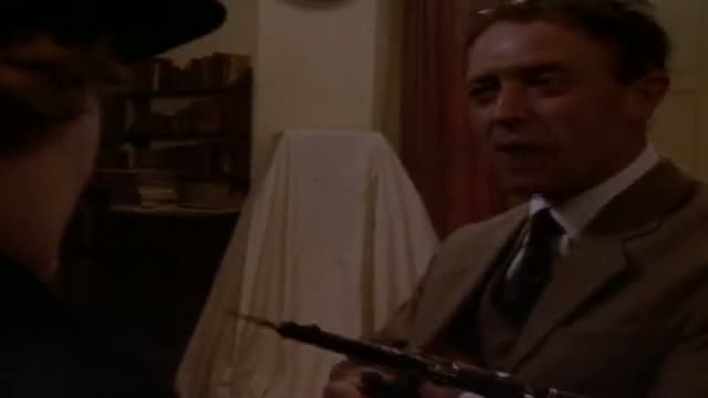 Enchanted April 9. Fragmanı