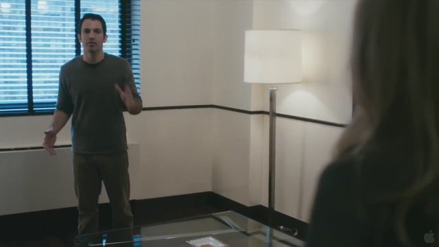 28 Hotel Rooms Fragman