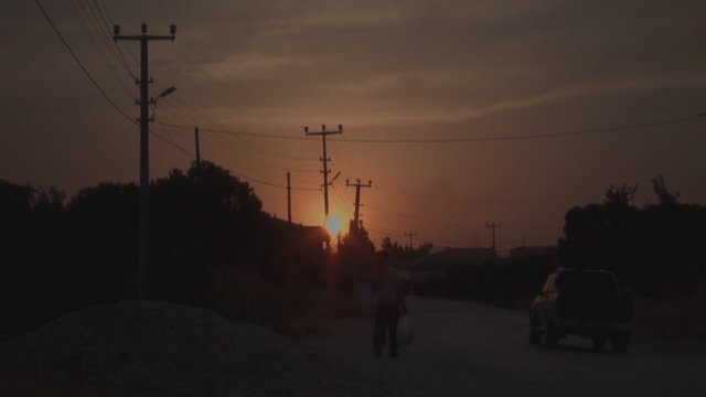 Her Yer Hiç Kimse (2013) Fragman