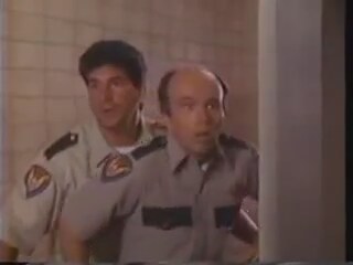 Santa With Muscles 1. Fragmanı