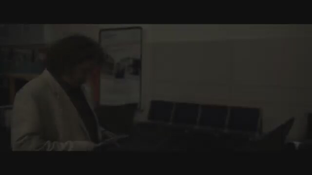 Airborne (2011) Fragman