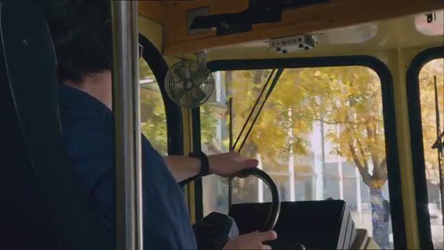 Arachnoquake (2012) fragmanı