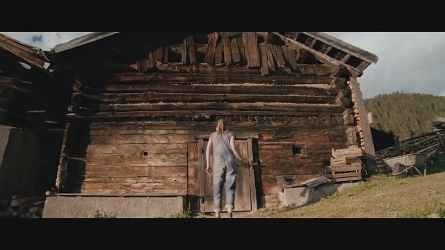 Clara and the Secret of the Bears (2013) Fragman