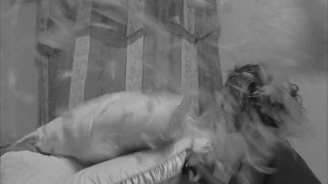 Minik Ayaklar Fragman