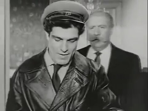 Ağaçlar Ayakta ölür Fragman