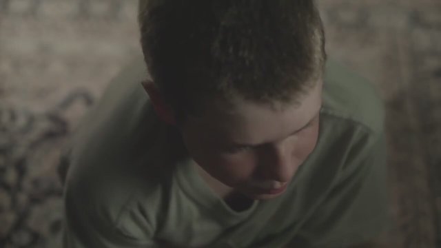 Hide Your Smiling Faces (2013) fragmanı