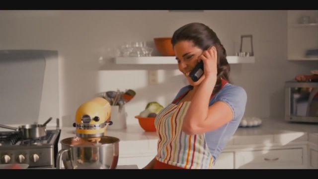 Me Late Chocolate Fragman