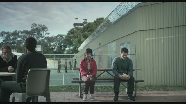 33 Postcards Fragman