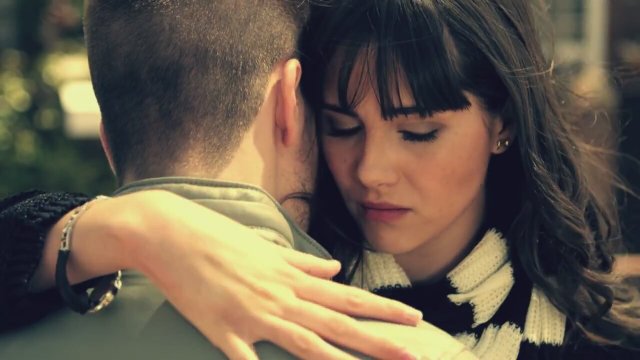 En apatia (2014) fragmanı