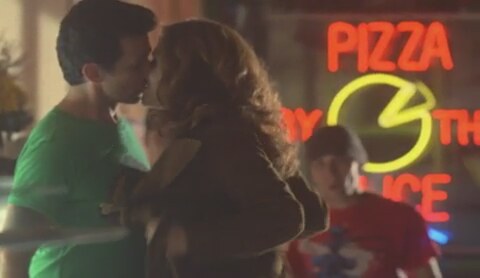 Pizza With Bullets Fragman