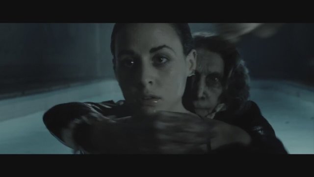 Más negro que la noche (2014) fragmanı